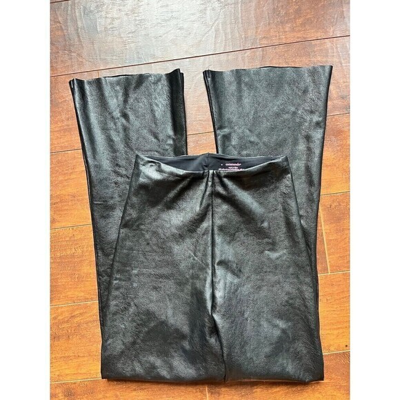 Commando Pants - COMMANDO Faux Leather Crop Flare Pants Leggings Black Size Small